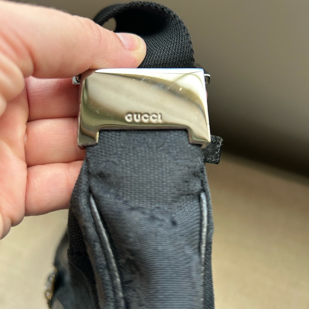 Gucci Black Monogram Bag with Embellished Bee - Picture 7 of 15